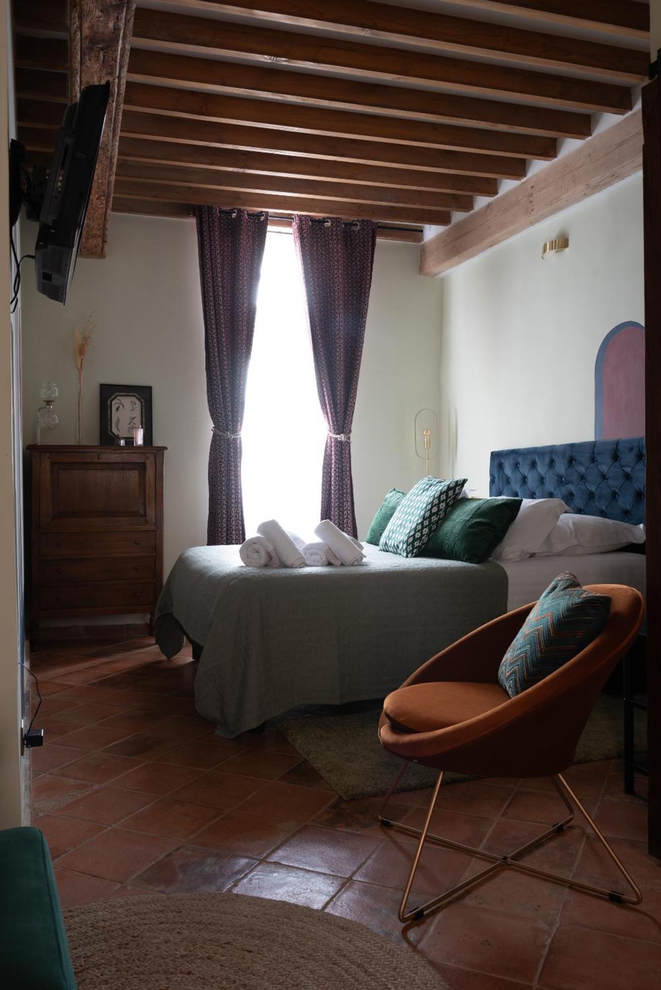 La Maison D'En Bas Des Seigneurs Cucuron Zimmer foto